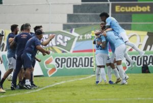 Camaratas salen de mala racha y derrotan a Orense en Machala
