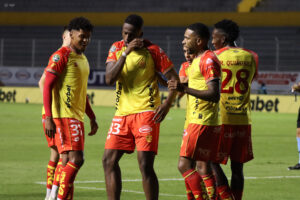 Aucas doblegó en el cierre de la fecha 15 al Manta en el Gonzalo Pozo