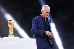 Sé que hay expectativas. Pero tendremos rivales difíciles en nuestros tres primeros partidos. Concentrémonos en el primero, Didier Deschamps