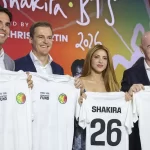 Gianni Infantino junto Shakira presentaron primer espectáculo musical en la historia de Mundial