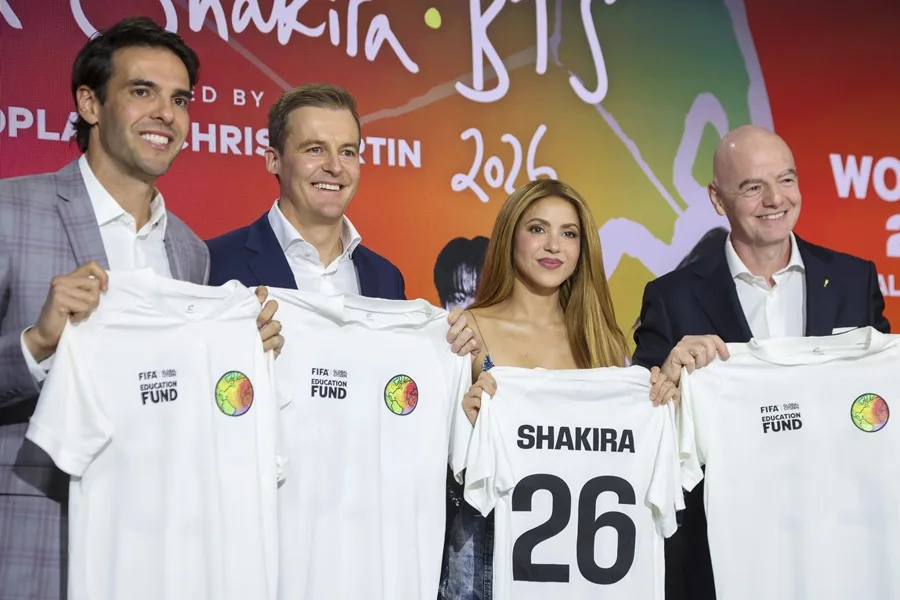 Gianni Infantino junto Shakira presentaron primer espectáculo musical en la historia de Mundial