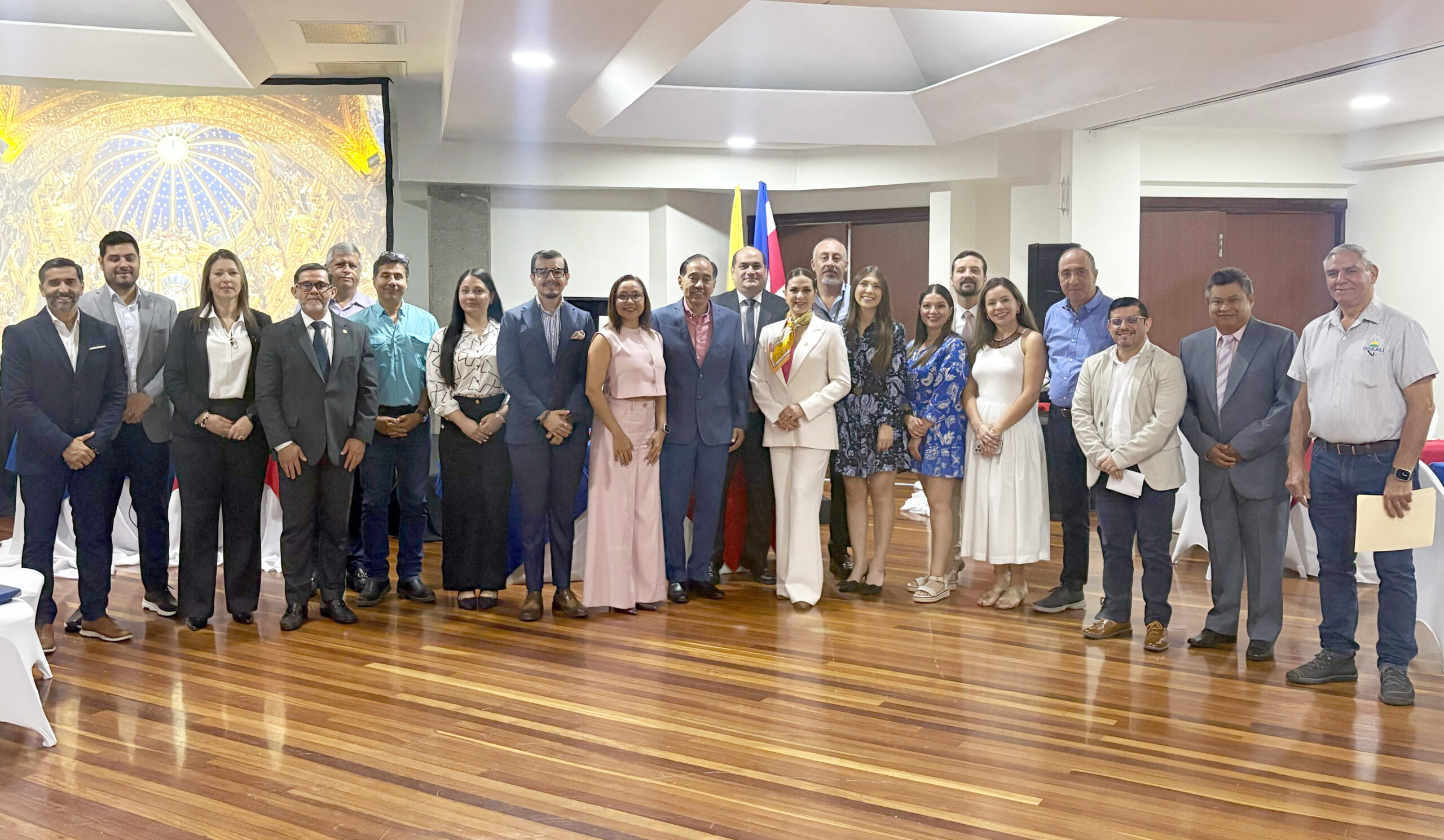 Gobierno del Presidente Daniel Noboa impulsa la apertura del sector plástico ecuatoriano en el mercado costarricense