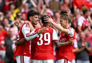 Arsenal donde milita Piero Hincapié inicia la defensa de su título en la Premier League