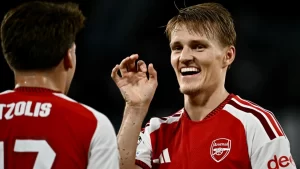 Arsenal de visitante derrota al Nápoles por Liga de Campeones