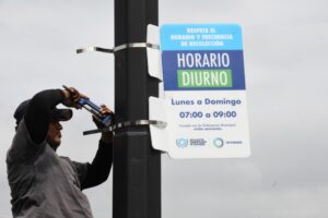 Señalética en puntos críticos busca mejorar hábitos ciudadanos y prevenir la acumulación de residuos