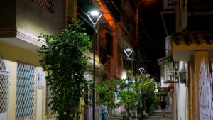 Más de 600 peatonales reciben mantenimiento y mejoras en su sistema de iluminación