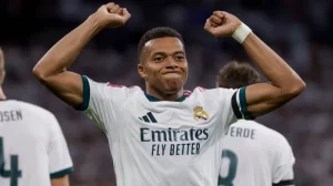 Kylian Mbappé y Federico Valverde llevan de la mano al Real Madrid a su triunfo sobre Inter de Milán en Liga de Campeones
