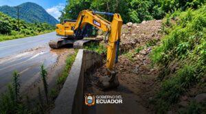 Carreteras más seguras ante las lluvias: el MIT ejecuta trabajos preventivos y atiende deslizamientos