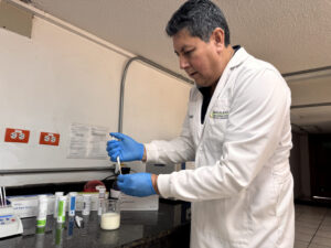 Agrocalidad fortalece el control para garantizar la inocuidad de la leche