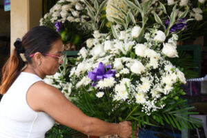 Comerciantes del Mercado de Flores se preparan para atender la alta demanda por el Día de los Difuntos