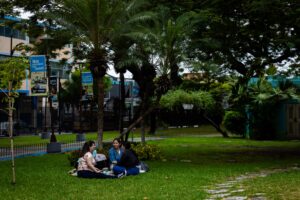 La recuperación de parques fortalece las tradiciones y la vida comunitaria en la Perla del Pacífico