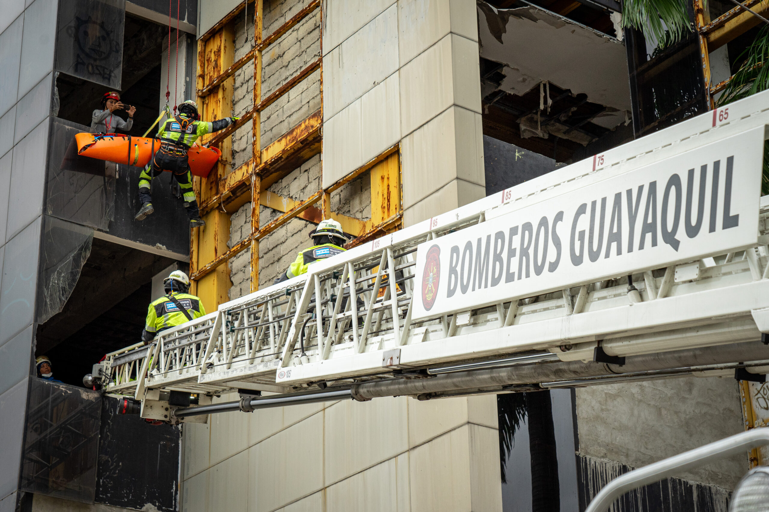 Rescate en edificio movilizó a equipos especializados durante el XVI Simulacro Cantonal por Sismo
